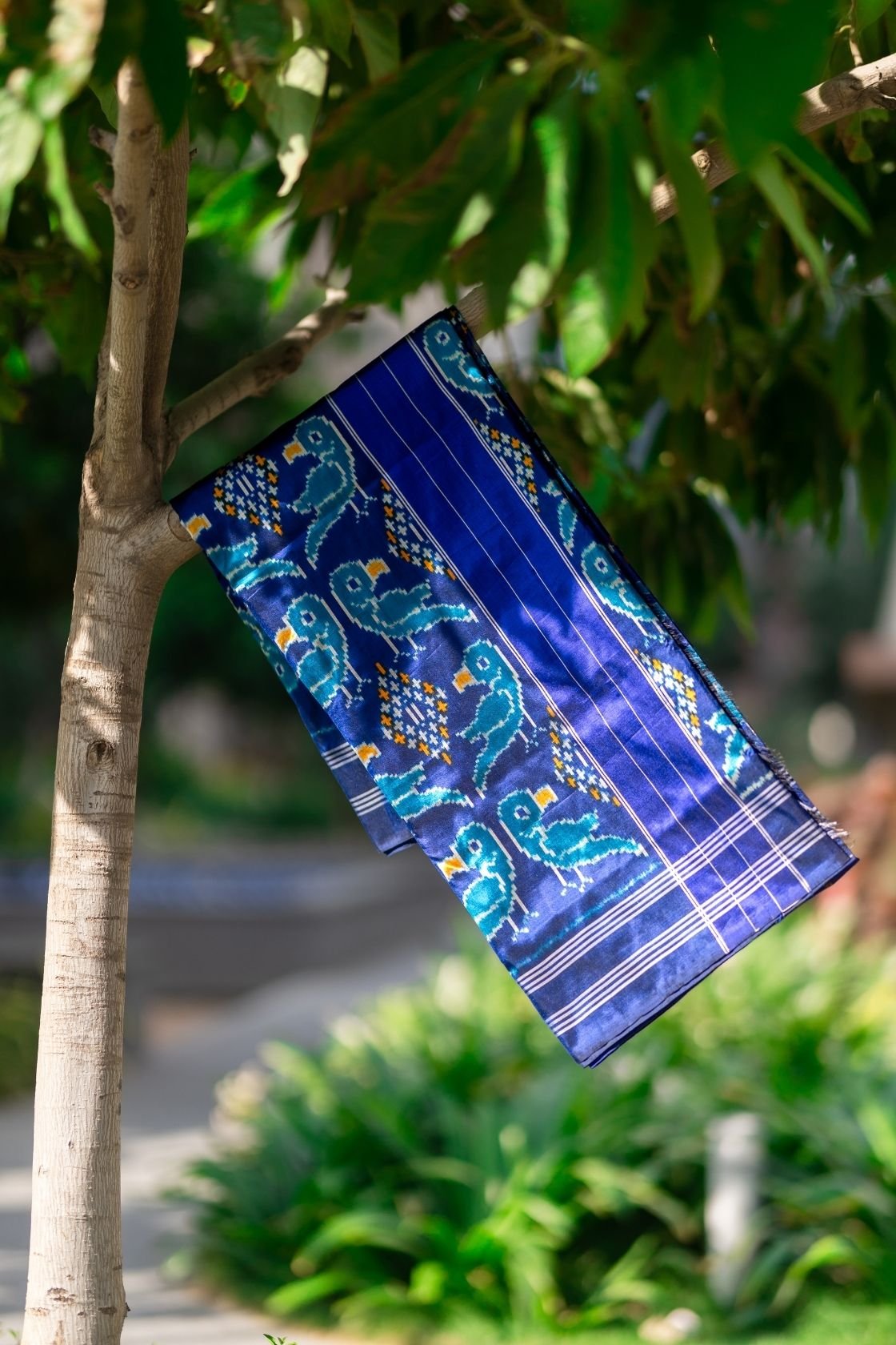 The Azure Heritage Parrot Ikat Saree - Image 4