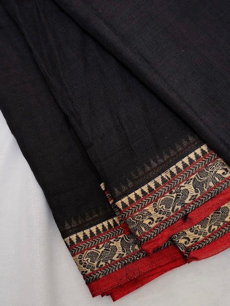 Ebony Grace – Handwoven Narayanpet Cotton Saree - Image 4
