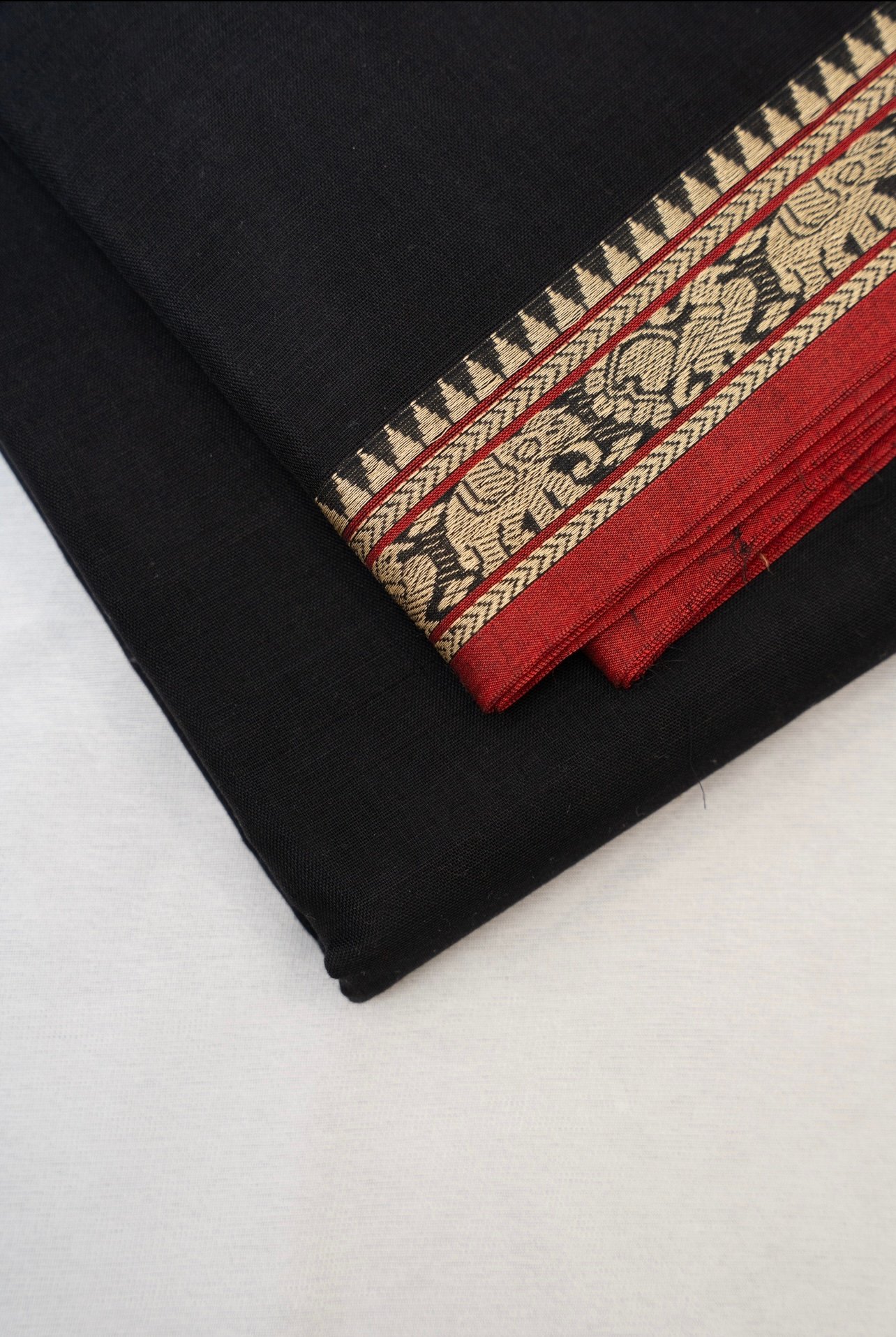 Midnight Ember – Handwoven Narayanpet Cotton Saree - Image 4